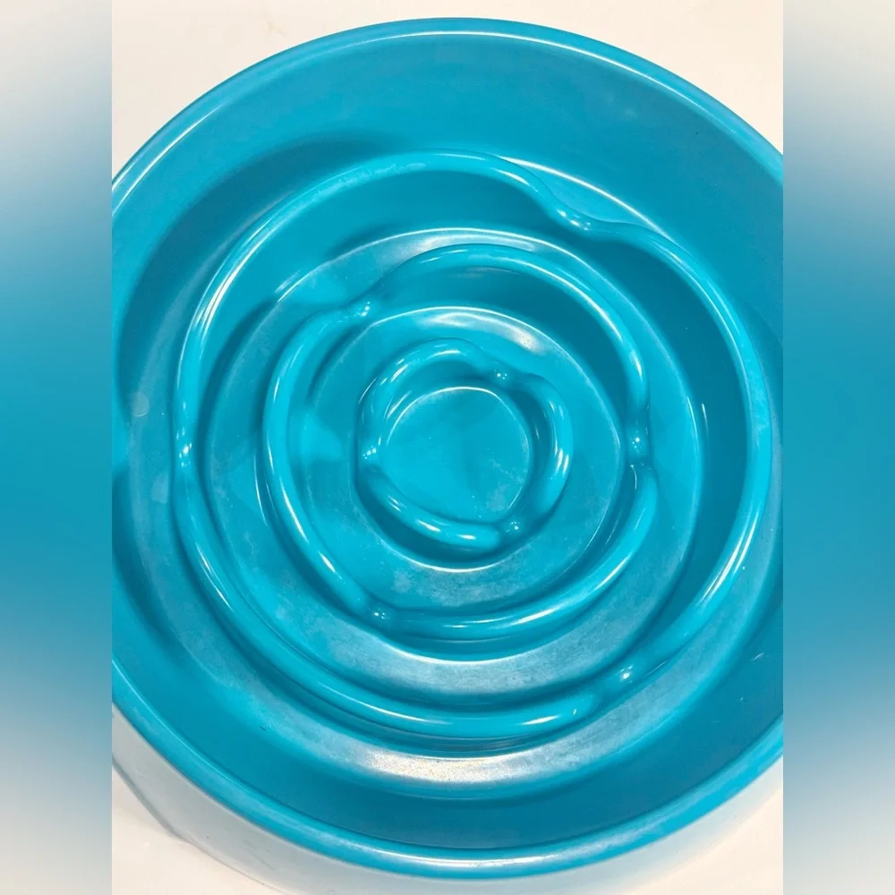 Pet Dog Slow Feeder Bowl PlasticPuzzle Dog Food Bowl 8 1/2” Diameter Messy Mutts